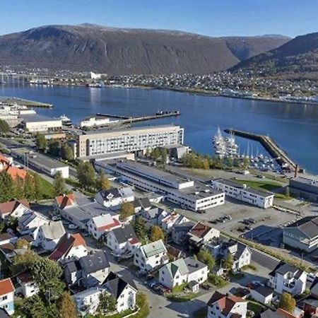 In The Heart Of The Aurora Borealis - Tromso City Kültér fotó